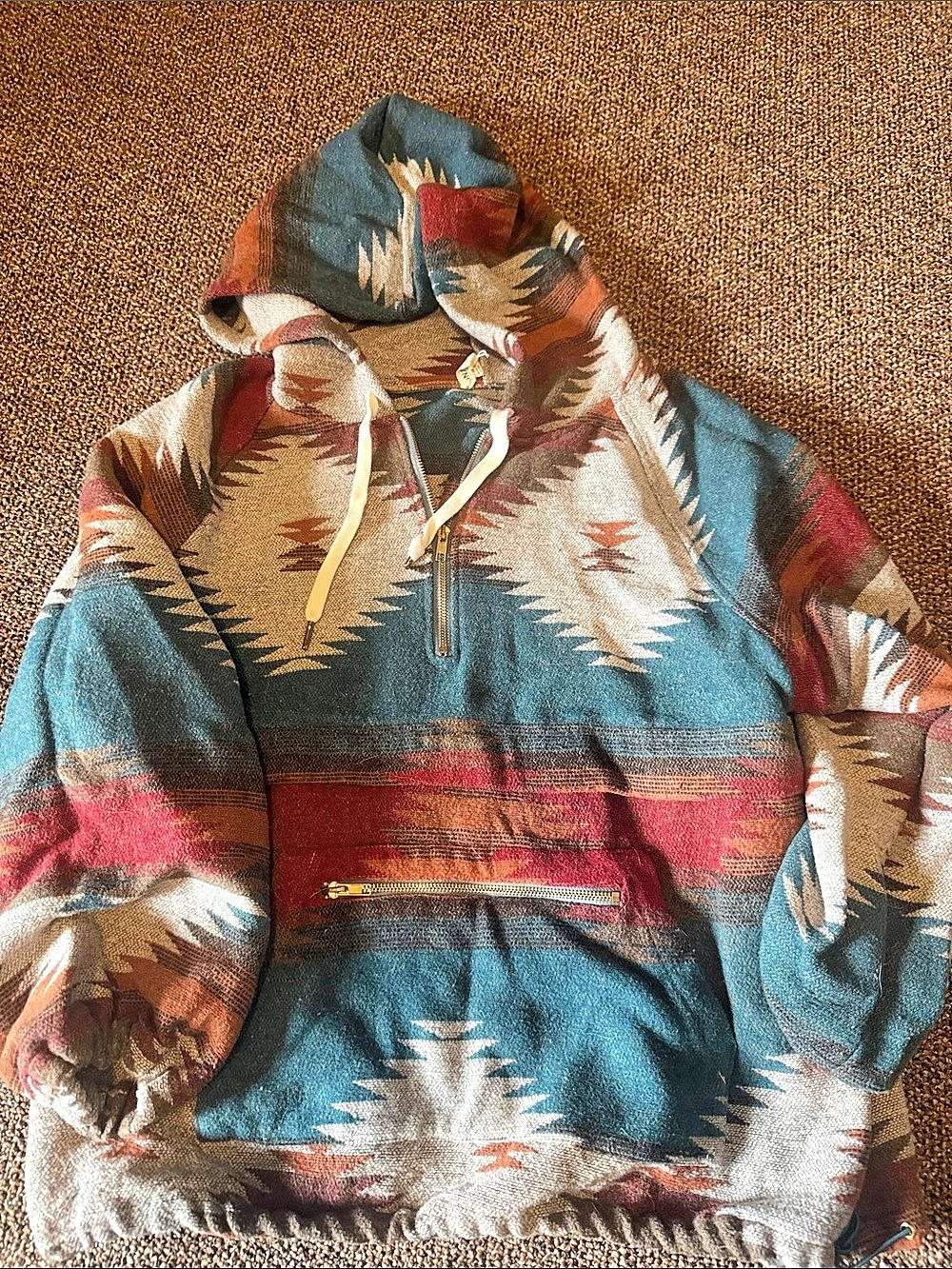 MainStrip Geometric Pullover Hoodie in Blue & Red Size Medium